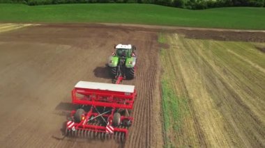 Dikiş makine tarım alanında çalışıyor. Tarım Tohum Sanayi