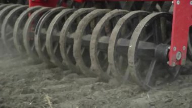 Ekipman Ekim ile sürülmüş alan Ekim işlemi. Tarım makineleri