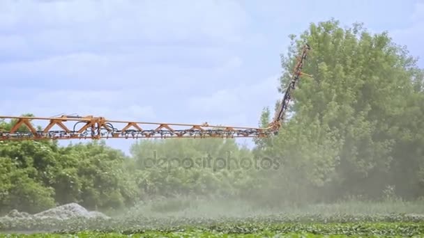 Modern agriculture fertilizer. Agriculture machinery parts. Farming machinery — Stock Video