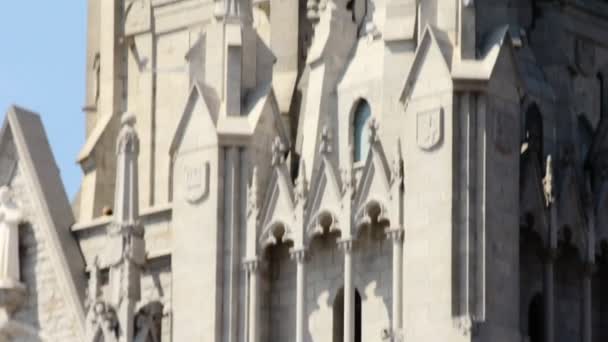 Edificio religioso Catedral del Sagrado Corazón en Barcelona ciudad en España — Vídeo de stock