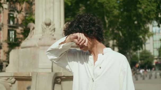 Close up sad man waiting outdoor. Portrait of tired guy feeling unhappy — Stock Video