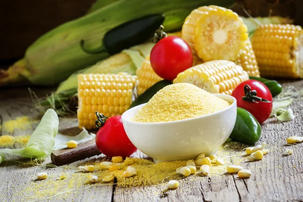 Corn grits, fresh vegetables — Stock Photo, Image