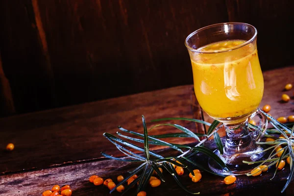 Duindoorn warme drank in een glas — Stockfoto