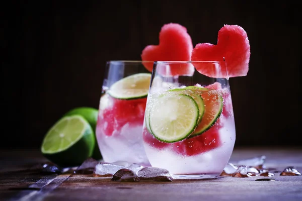 Refreshing drink with watermelon, soda and lime — Stock Photo, Image