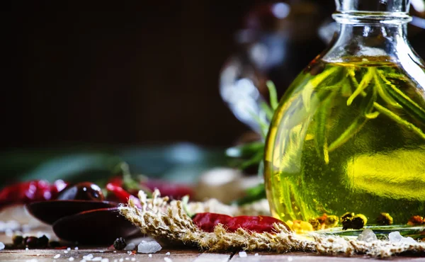 Oliwa z oliwek, przyprawy — Zdjęcie stockowe