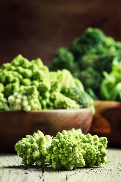 Green romanesco cauliflower — Stock Photo, Image