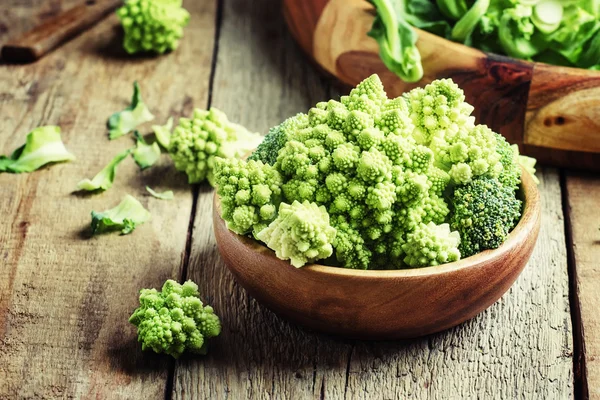 Green romanesco cauliflower — Stock Photo, Image