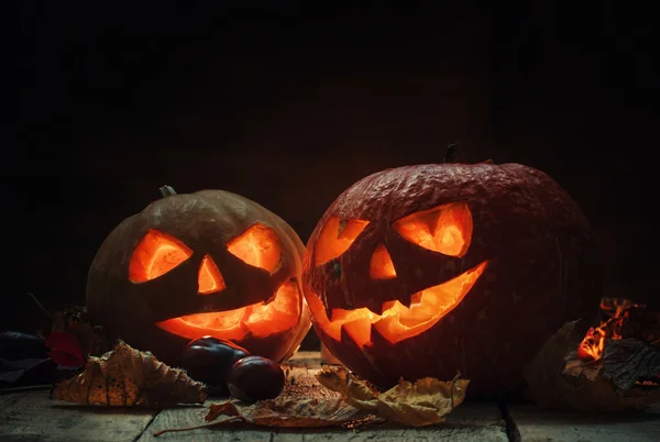 Dvě dýně Halloween Jack-o lucernou — Stock fotografie