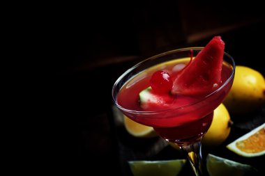 Karpuz Margarita ile limon, limon ve buz