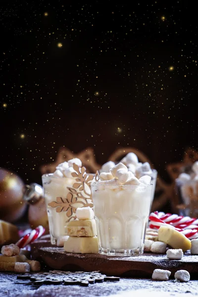 Söta dessert med vit choklad — Stockfoto