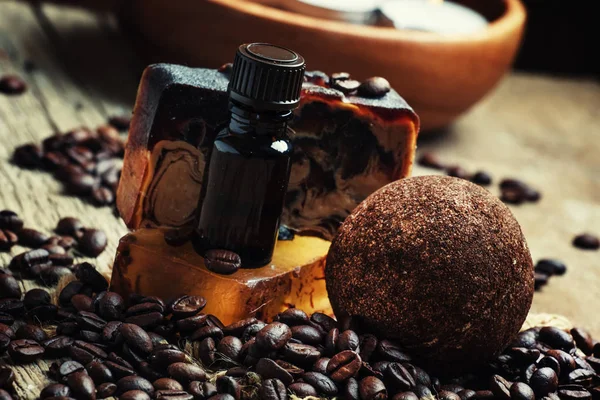 Kaffe spa: tvål, olja, salt, ljus. — Stockfoto