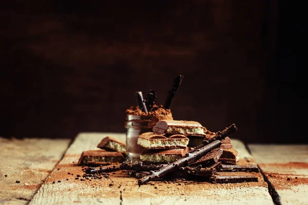 Mischung aus Schokolade und Kakaopulver — Stockfoto
