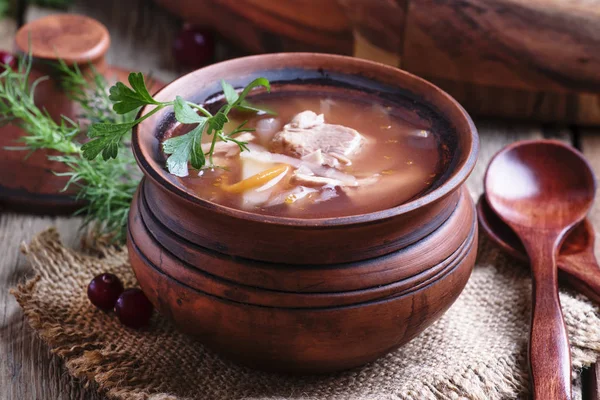 Sopa feita de chucrute, carne e tomate — Fotografia de Stock