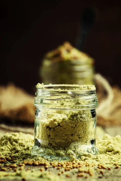 Bubuk mustard dalam toples kaca — Stok Foto