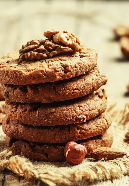 Crispy cookies with cocoa and nuts
