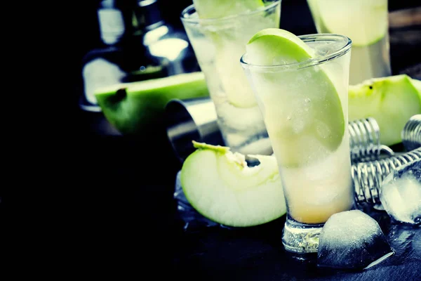 Alcoholische cocktail met vermout — Stockfoto