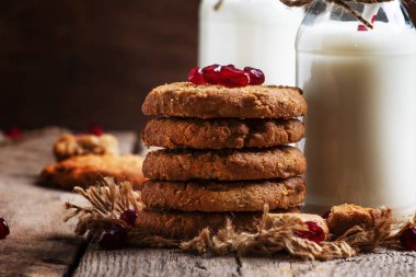 NET tanımlama bilgilerini cam şişelerde süt içecek 