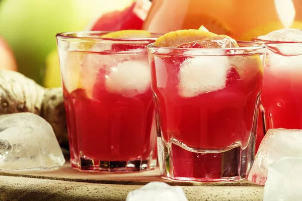 提神的饮料与葡萄柚 — 图库照片