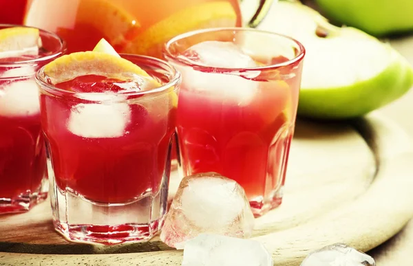 Освежающий напиток с грейпфрутом — стоковое фото
