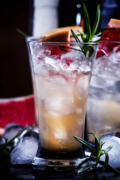 Alkoholischer Cocktail mit Grapefruitsaft — Stockfoto