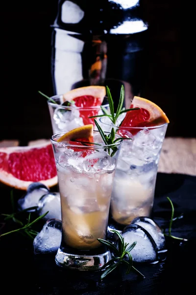 Cocktail alcolico con succo di pompelmo — Foto Stock