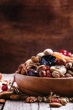 fındık ve kuru meyve karışımı