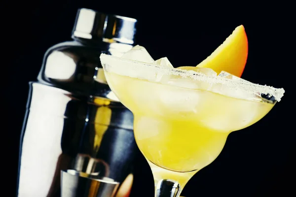 Alkoholischer Cocktail Mango daiquiri — Stockfoto