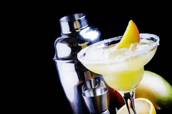 Alkoholischer Cocktail Mango daiquiri — Stockfoto