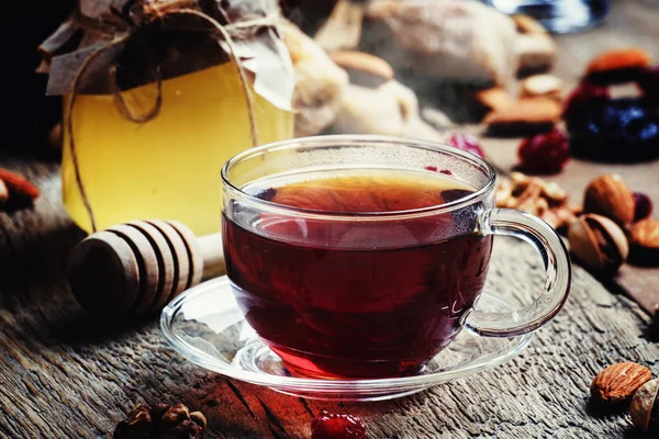 Thé noir du Moyen-Orient dans une tasse — Photo