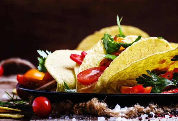 Taco messicano farcito con carne — Foto Stock