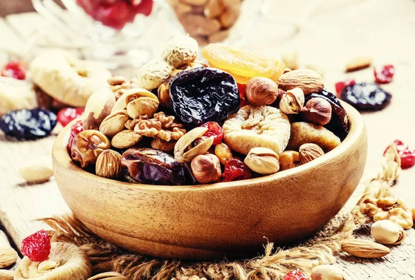 Healthy food: nuts and dried fruits — Stock Photo, Image