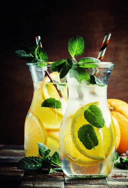 Zimny napój z orange — Zdjęcie stockowe