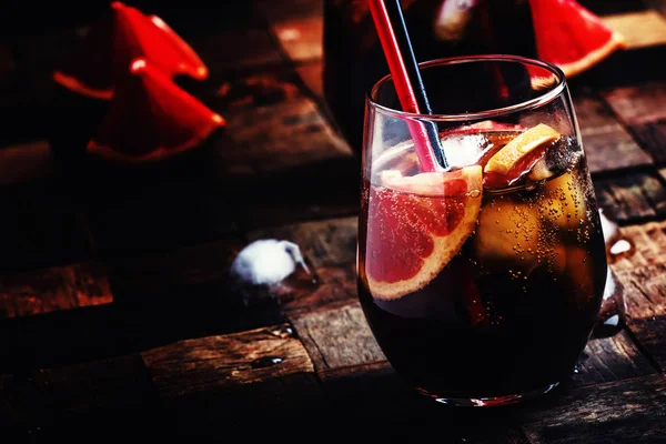 Cóctel alcohólico con cola — Foto de Stock