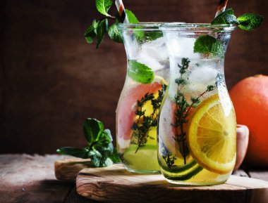 Cam sürahi narenciye serin limonata
