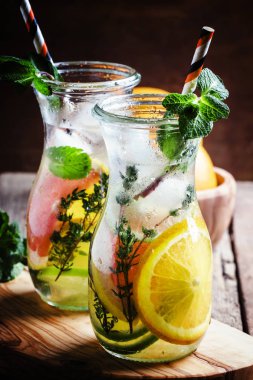 Cam sürahi narenciye serin limonata