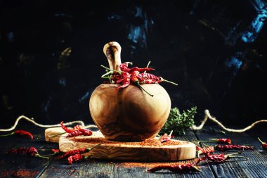 Kurutulmuş biber ve zemin