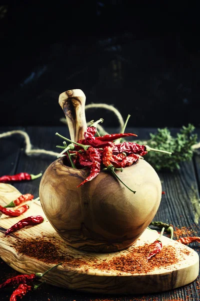 말린된 칠리 페 퍼 및 접지 — 스톡 사진