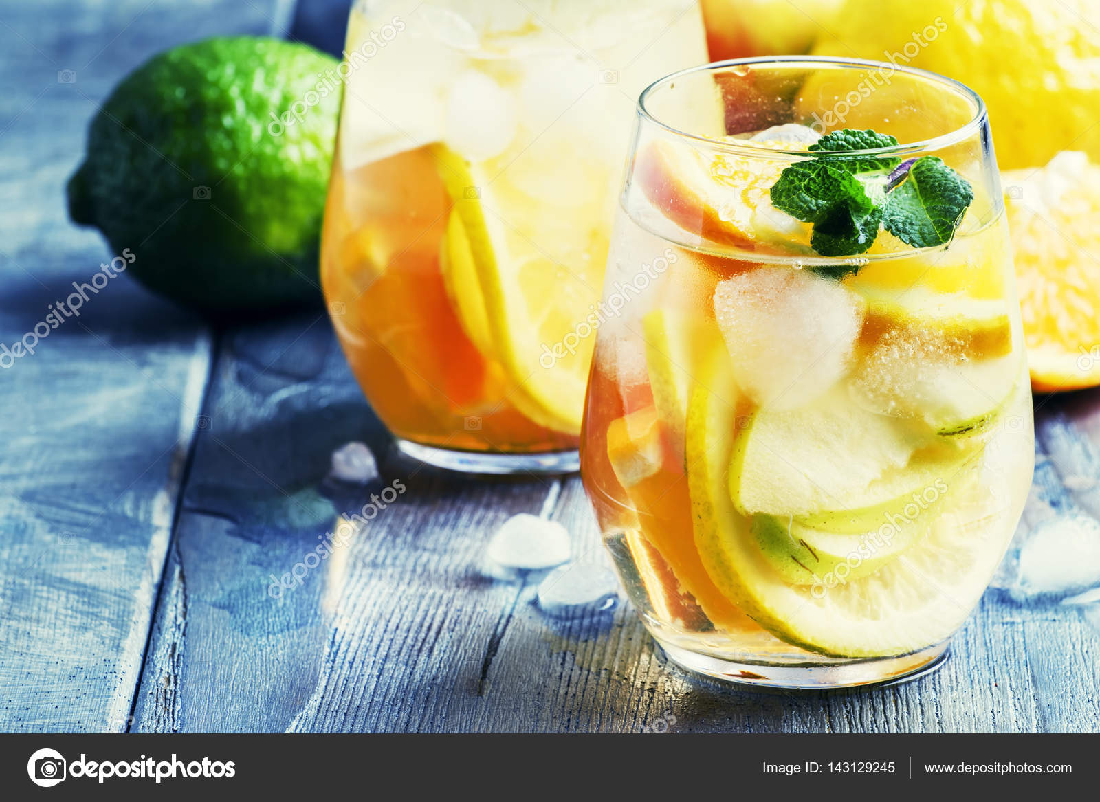 サングリア写真素材 ロイヤリティフリーサングリア画像 Depositphotos