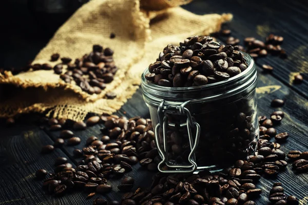 Зерна жареного кофе Арабика — стоковое фото