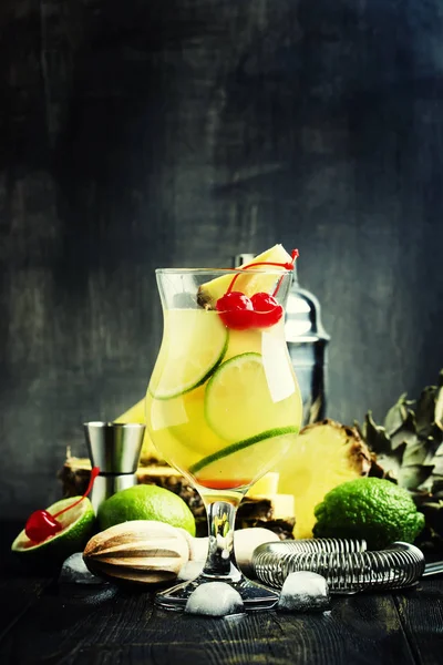 Alcoholische cocktail pisco punch — Stockfoto