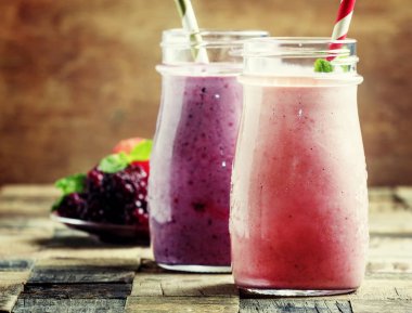 Smoothies böğürtlen ve çilek
