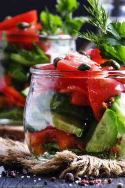 Vegan salata sebze ile