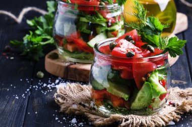 Vegan salata sebze ile