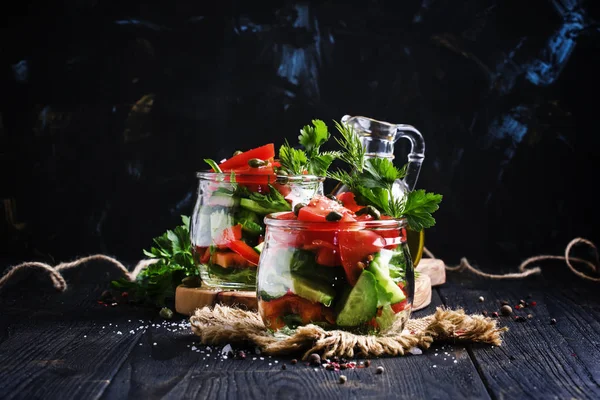 Veganska sallad med grönsaker — Stockfoto