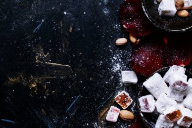 Pudra şekeri ile Doğu tatlılar