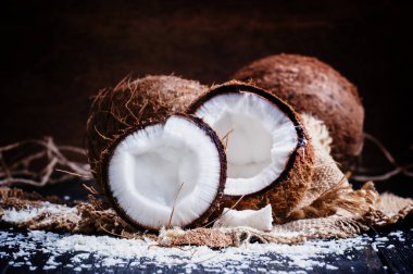 Taze doğranmış hindistancevizi 