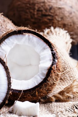 Taze doğranmış hindistancevizi 