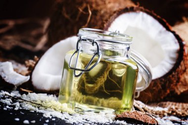 Hindistan cevizi yağı cam kavanozda