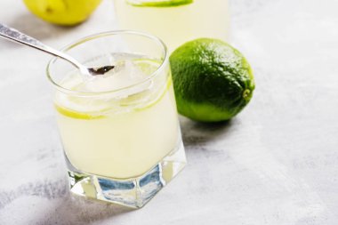 Jöle limon ve bir bardak kireç