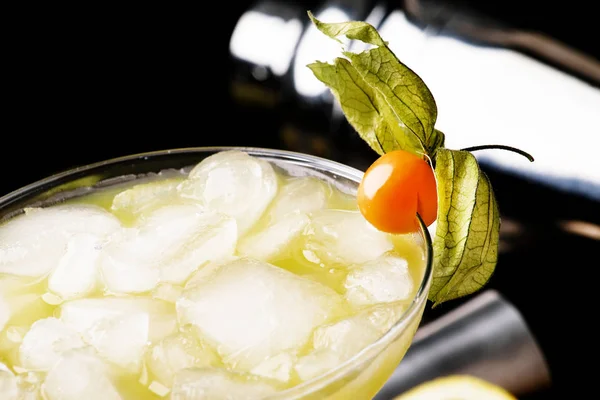 Alkohol Cocktail Winter Passionsfrucht — Stockfoto